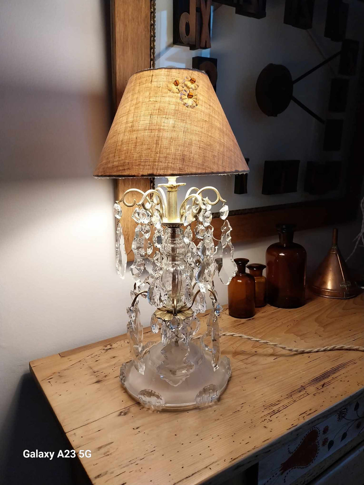 "MARIE ANTOINETTE", lampe à poser façon girandole, abat-jour chanvre. Pièce unique.