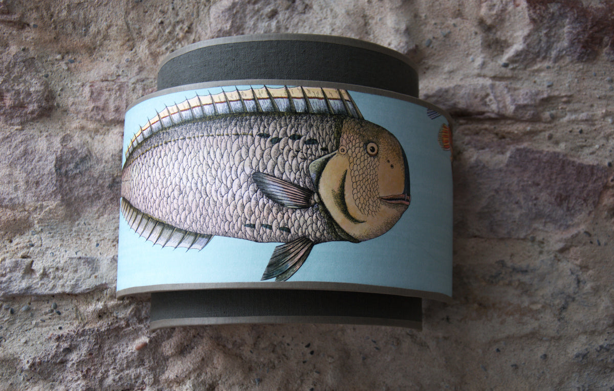 Paire d'appliques murales doubles "Acquario Blue" Cole and Son et lin taupe.