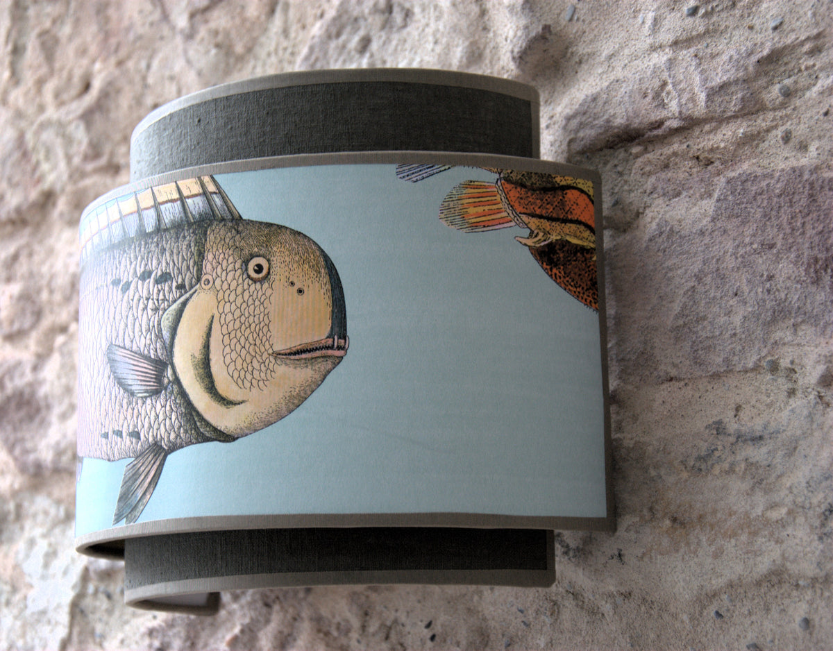 Paire d'appliques murales doubles "Acquario Blue" Cole and Son et lin taupe.