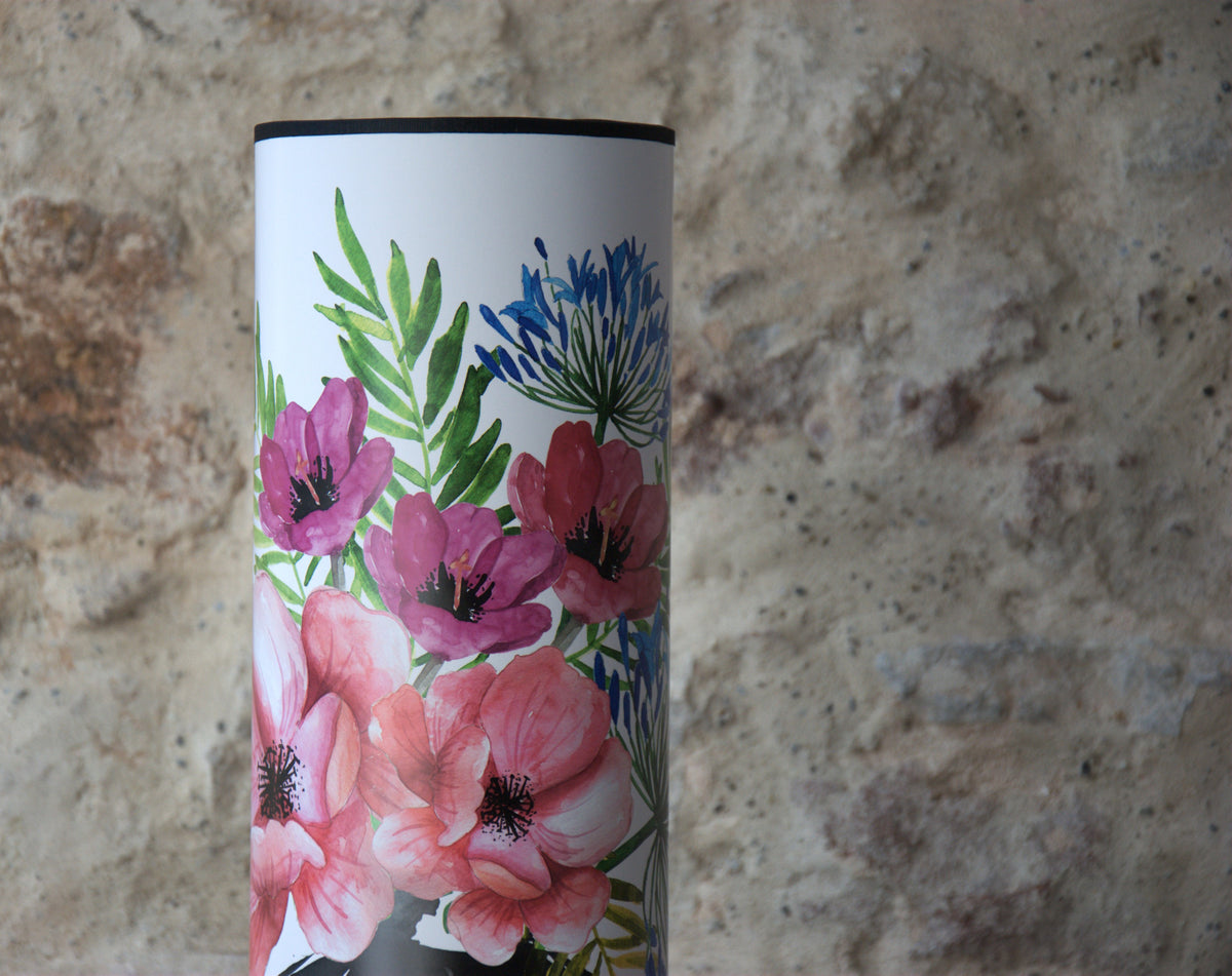 Lampe à poser cylindrique sur trépied cuivre , affiche d'art " HENDRICKS FLOWERS".