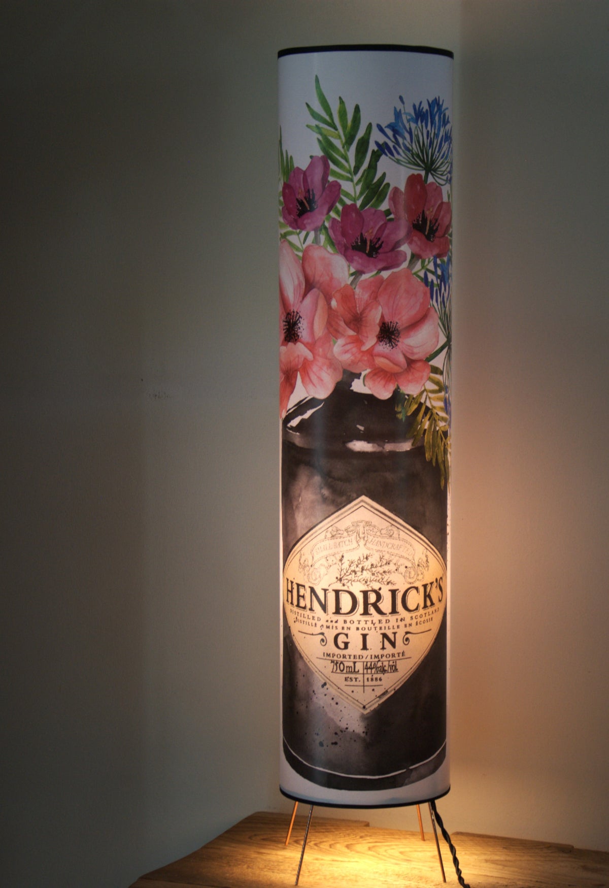 Lampe à poser cylindrique sur trépied cuivre , affiche d'art " HENDRICKS FLOWERS".