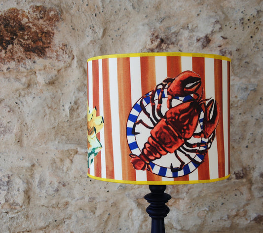 Lampe à poser "les bords de mer" , pied hêtre bleu , abat-jour lin et soie.