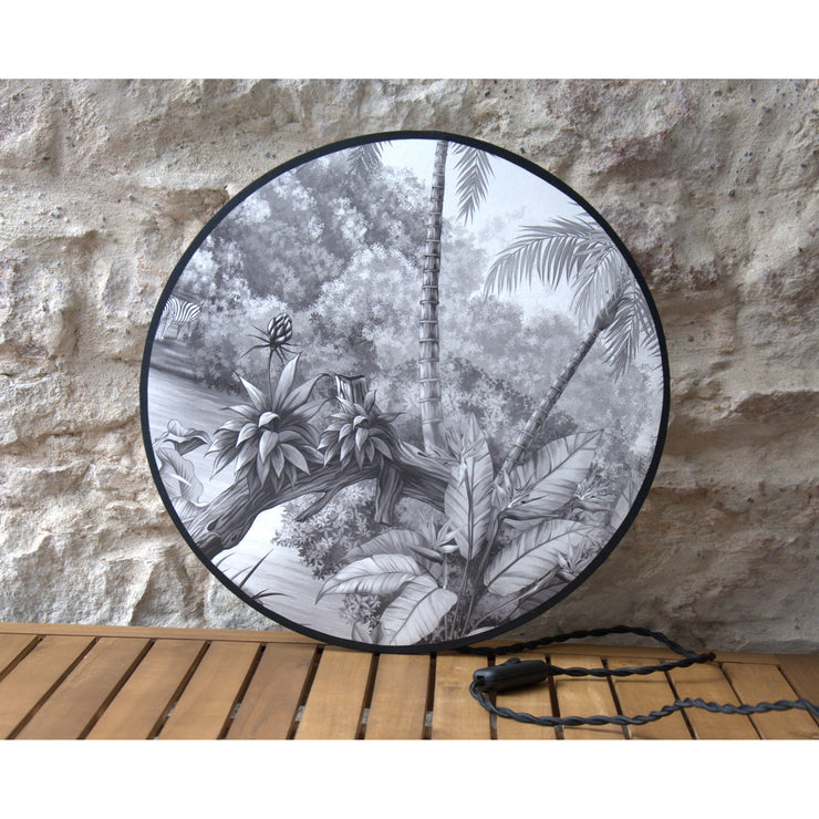 Applique murale éclipse, polyphane transparent, papier peint "Tangled Jungle" noir et blanc de chez Photowall.
