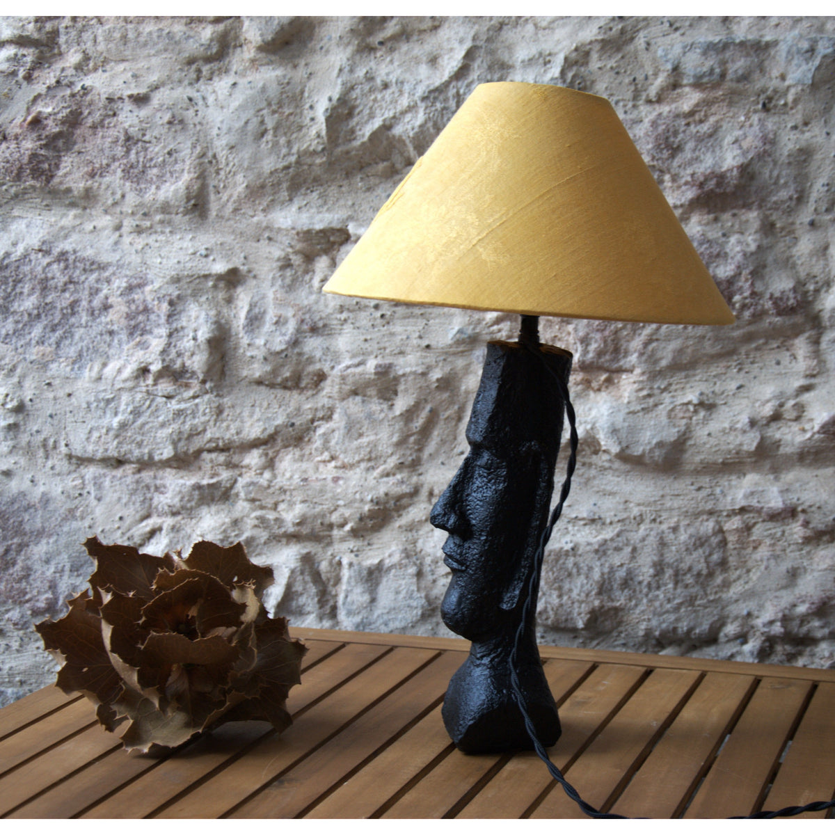 Lampe à poser Tyros abat jour conique lin, pièce unique.
