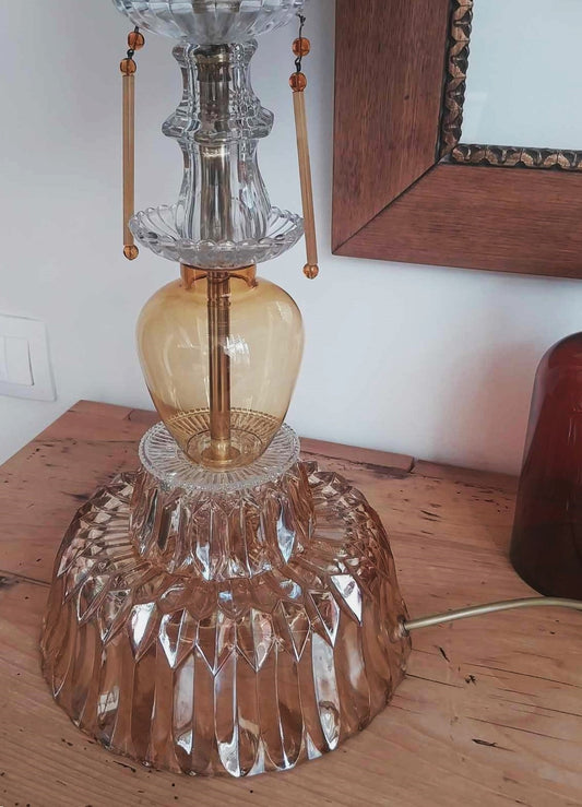 Lampe à poser verrerie vintage et abat jour en velours ciselé fleuri. Pièce unique.