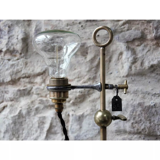 Lampe à poser ancien support de chimie minimaliste.
