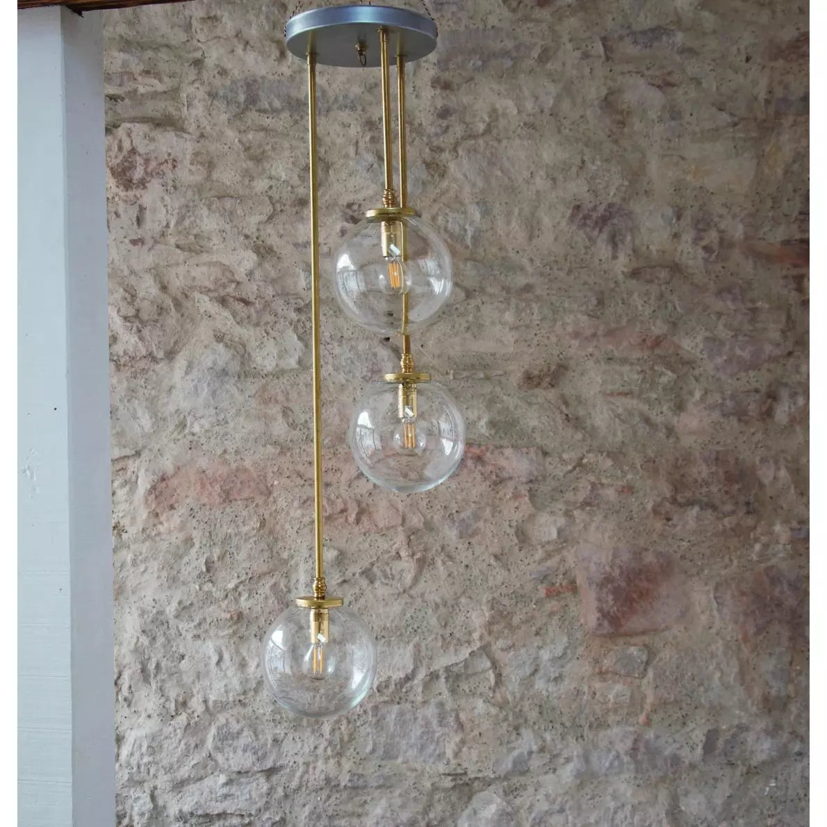 Suspension moderne "Bubble" en laiton et verre. Pièce unique.