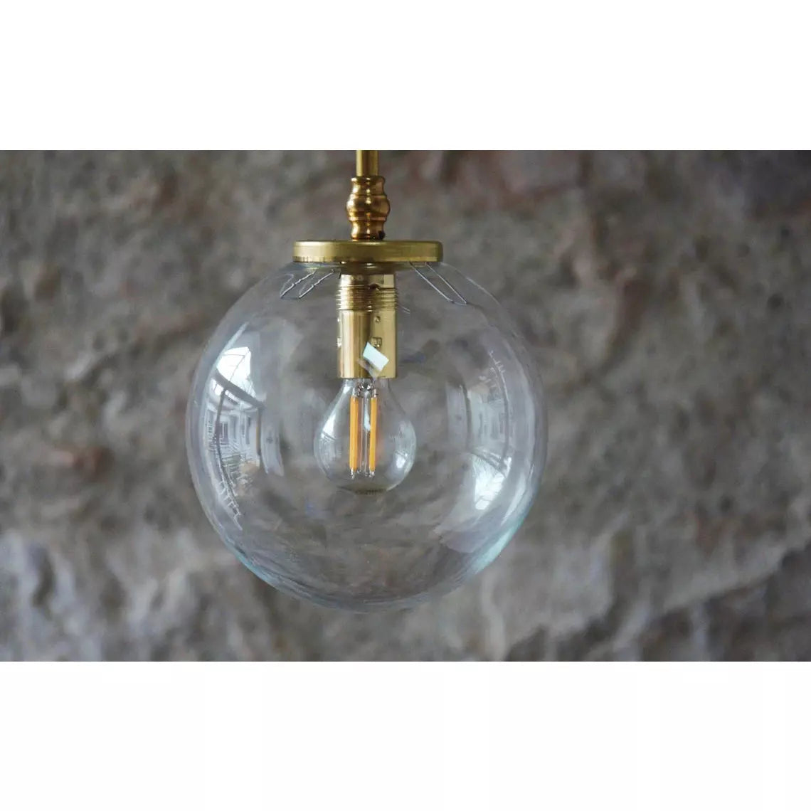 Suspension moderne "Bubble" en laiton et verre. Pièce unique.