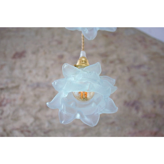 Suspension romantique aux 3 tulipes en pâte de verre .
