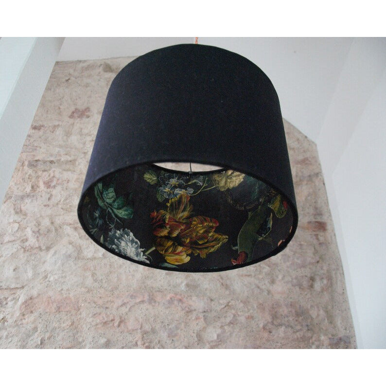 Suspension abat-jour double face: jean coton noir et papier peint intissé design.