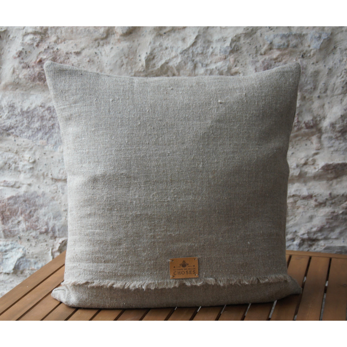 Coussin décoratif en lin naturel épais et grigri colombien.