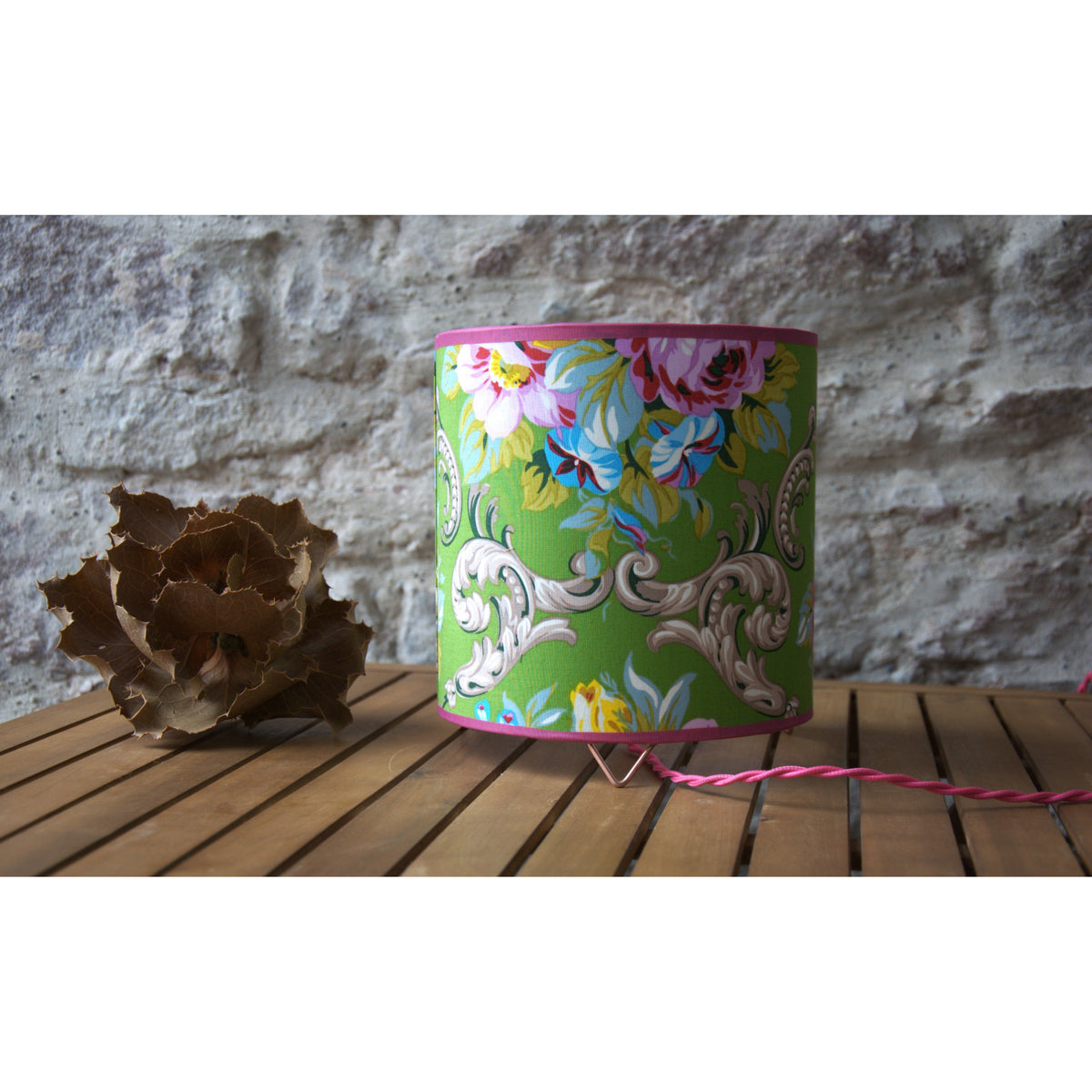 Lampe à poser abat jour coton fleuri Jennifer Paganelli