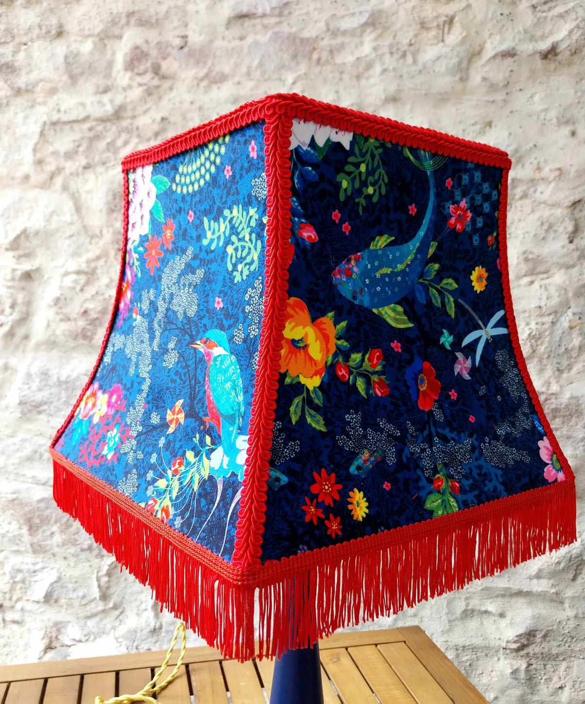 Abat-jour pagode "la mare enchantée" velours fleuri Odile Bailleul et lin Thevenon .