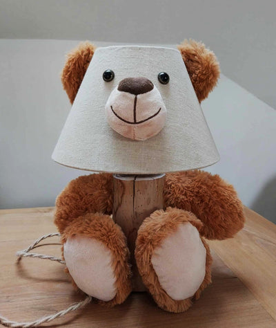 "MILO" lampe à poser enfants , nounours ancien, bois et abat-jour chanvre. Pièce unique.