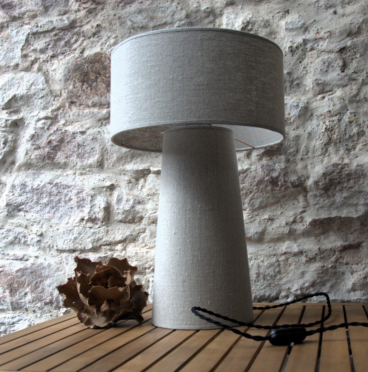 Lampe à poser "Atomique" lin brut . Pièce unique.