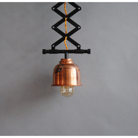 Lampe suspension ciseaux industrielle acier et cuivre.
