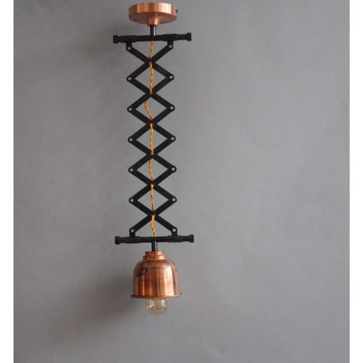 Lampe suspension ciseaux industrielle acier et cuivre.