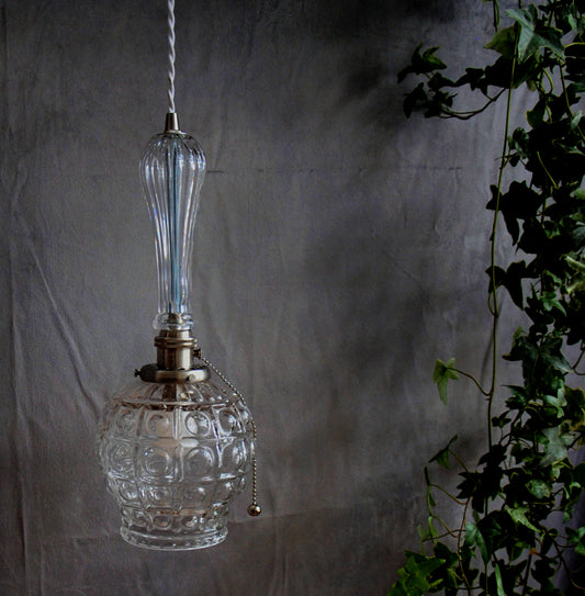"Simone", suspension enfilade verre et globe bulle vintage. Pièce unique.