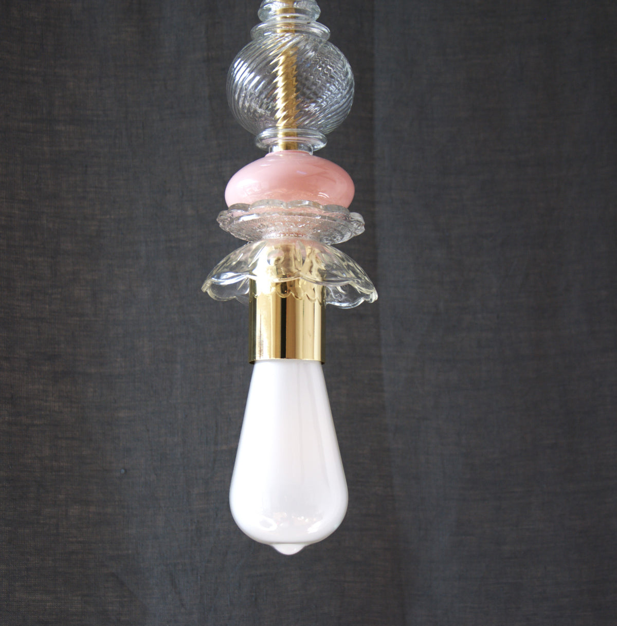 Lustre vintage "Colette" , verre, cristal , opaline. Série 3. Pièce unique.