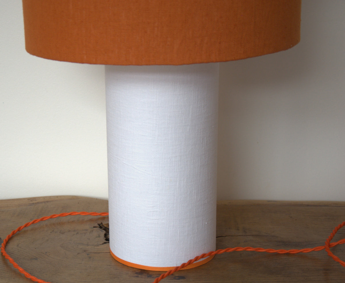 Lampe à poser " Orange Mecanik " lin lavé.