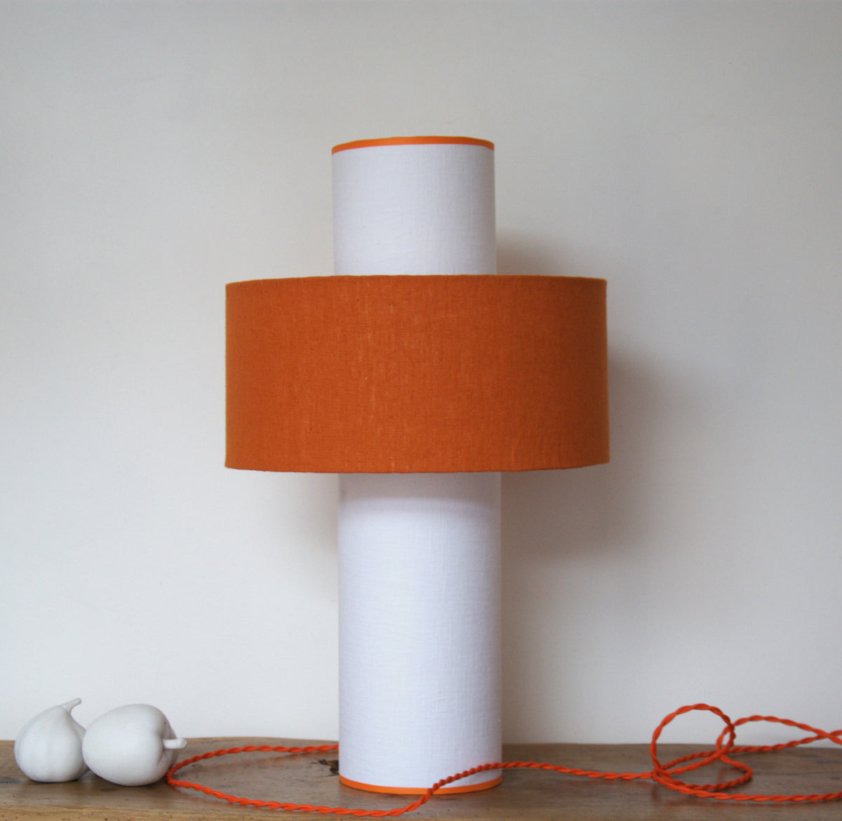 Lampe à poser " Orange Mecanik " lin lavé.