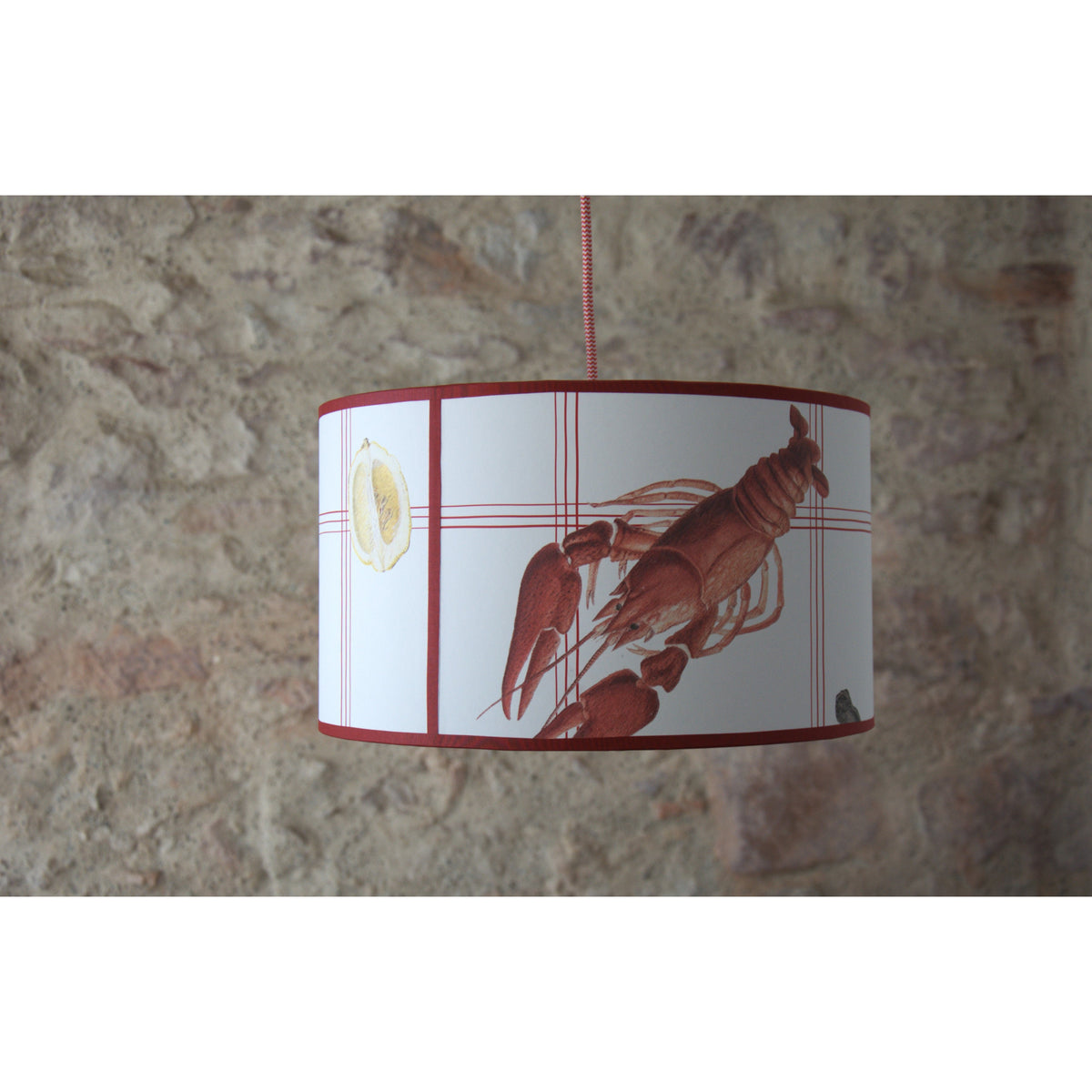 Suspension abat-jour tambour cuisine, habillage papier peint bord de mer.