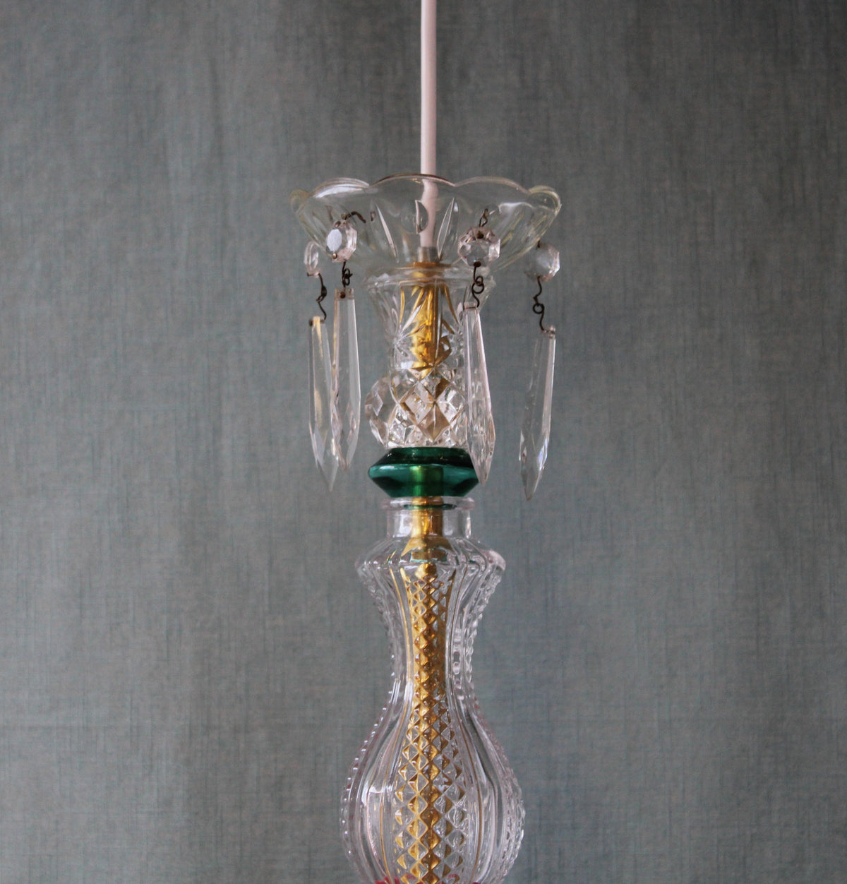 Suspension lustre "Jeanne" opaline et cristal vintage, série 2. Pièce unique.