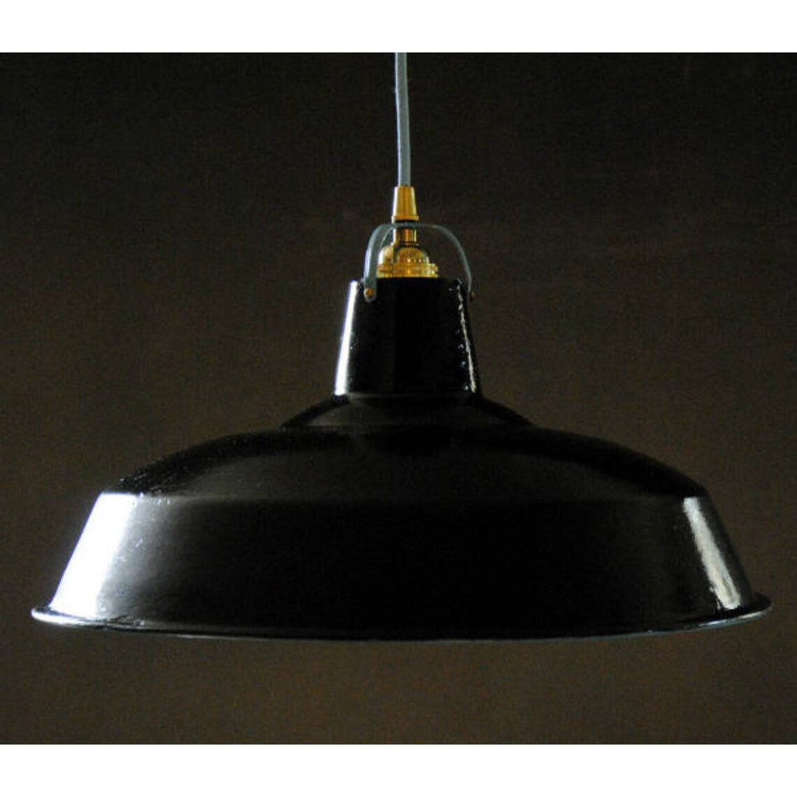 Suspension industrielle: " Se prendre une gamelle". Pièce unique.