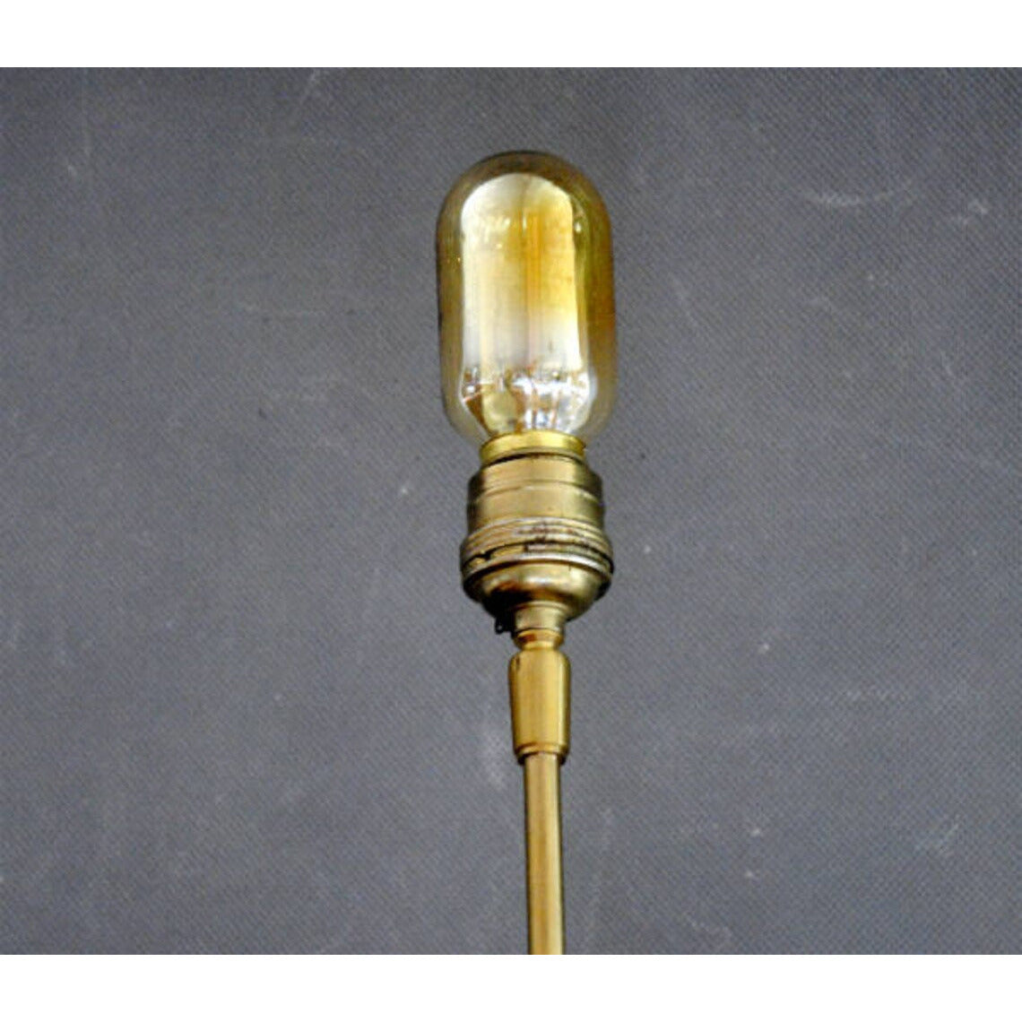 Lampe à poser steampunk : "Fly me to the moon". Pièce unique.