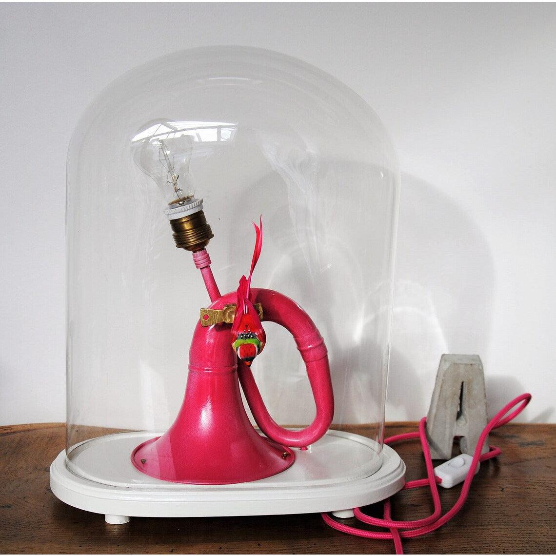 Lampe Klaxon Poire Rétro Rose Fuchsia, Lampe de Chevet enfant ou Bureau Steampunk Industrielle, Lampe sous globe Napoléon oiseau rose clipsé - Letempsdesbelleschoses