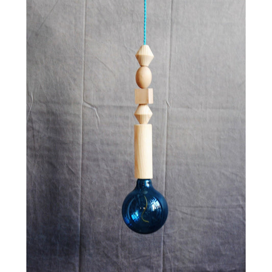Suspension éléments bois , chambre enfant.