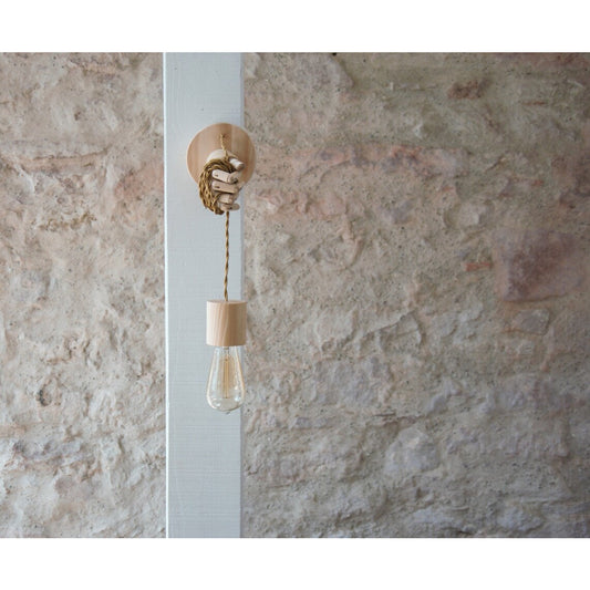 Applique main articulée en bois .