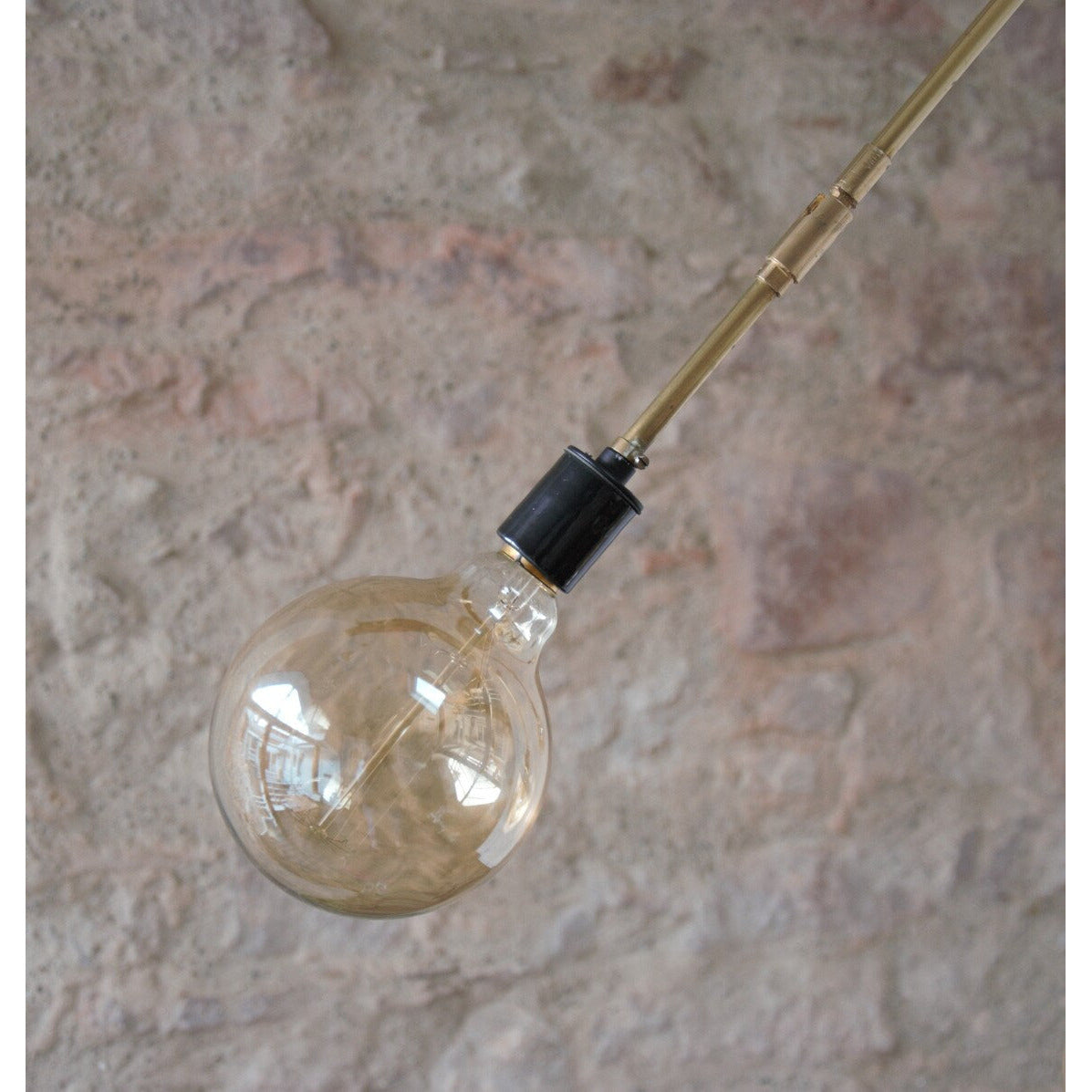 Suspension lumineuse, lustre ampoules, luminaire en laiton massif, lustre spoutnik, plafonnier, lampe verrerie, lustre fixation 4 branches.