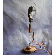 Lampe à poser Steampunk, Création luminaire Vintage, Création Unique Lampe Récup de Bureau Industrielle Ancienne Chignole et Cage d'atelier. - Letempsdesbelleschoses