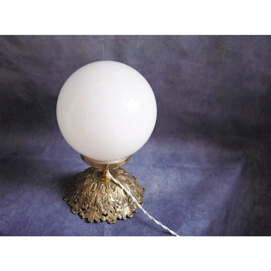 Lampe à poser Art deco, table or Desk Lamp Room Decor, Vintage Opaline Globe Bronze Lamp, Retro Victorian Lamp Decor with Bronze Foot