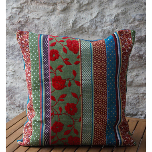 Coussin décoratif en velours d'ameublement multicolore enfants.