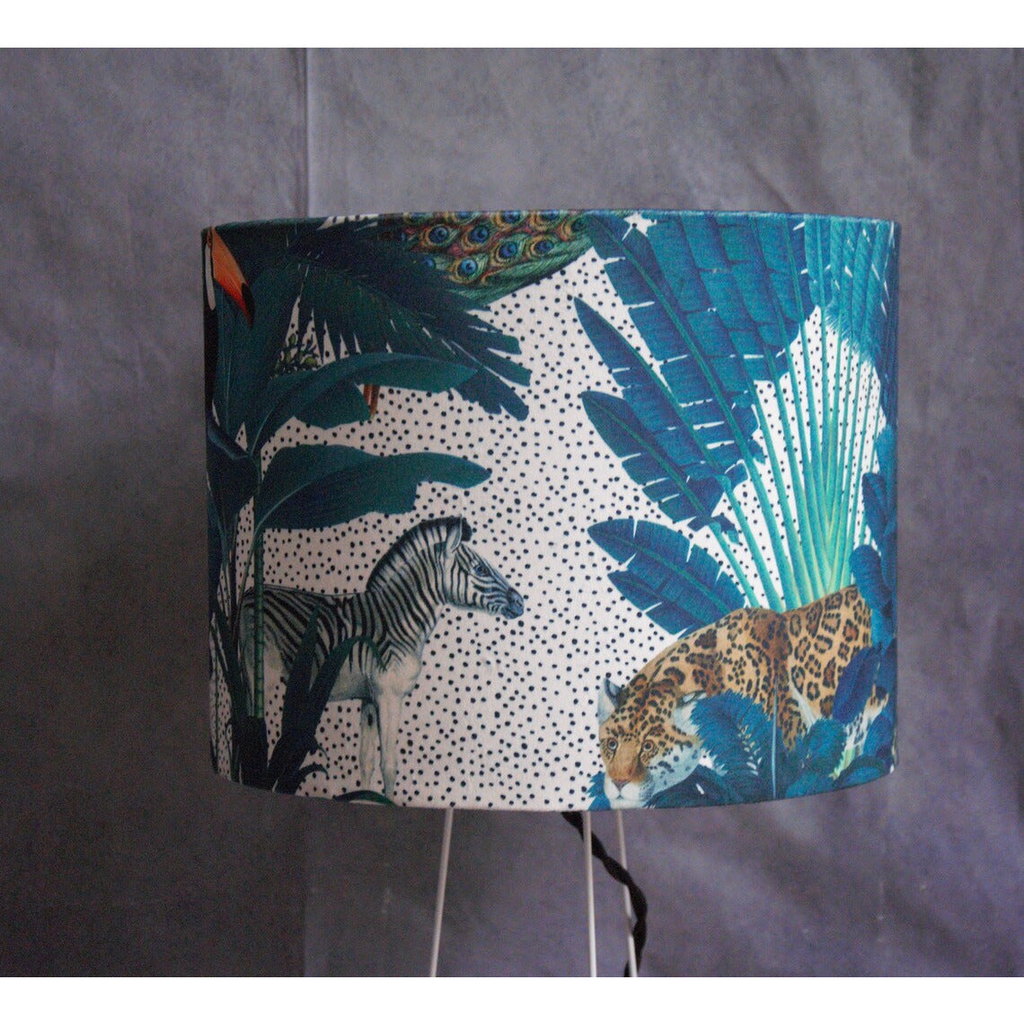 Lampe à poser enfants abat-jour tambour en velours sur polyphane transparent.