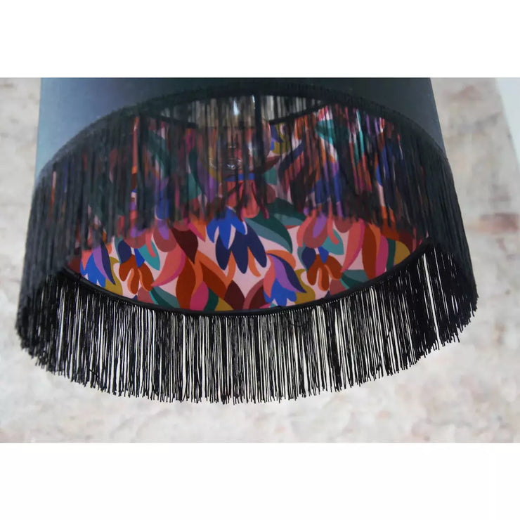 Double-sided lampshade suspension: jet black and floral cotton.