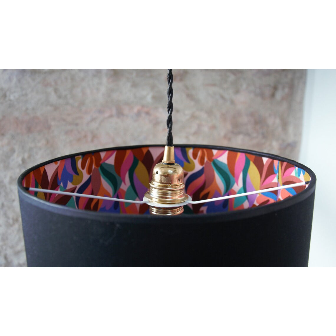 Suspension abat-jour double face: noir jais et coton fleuri.