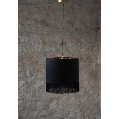 Double-sided lampshade suspension: jet black and floral cotton.