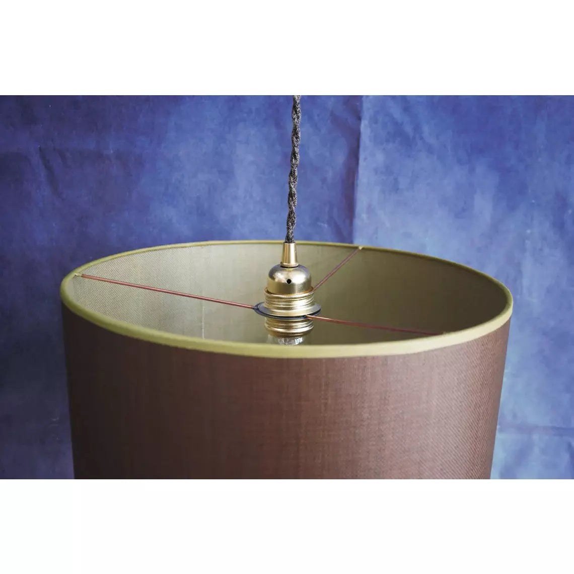 Suspension abat-jour cylindrique double face 100% raphia chocolat et vert olive. - Letempsdesbelleschoses