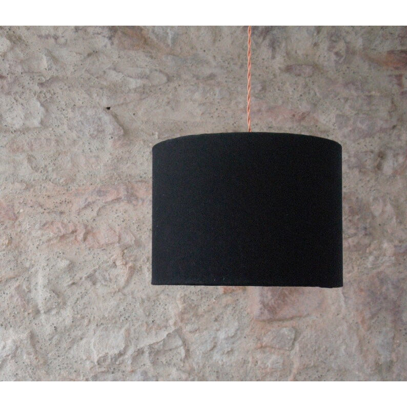 Suspension abat-jour double face: jean coton noir et papier peint intissé design.