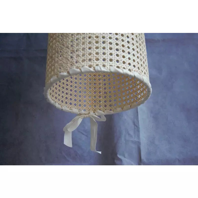 Suspension cylindrique canne de rotin 1/2 maille claire. Pièce unique. - Letempsdesbelleschoses