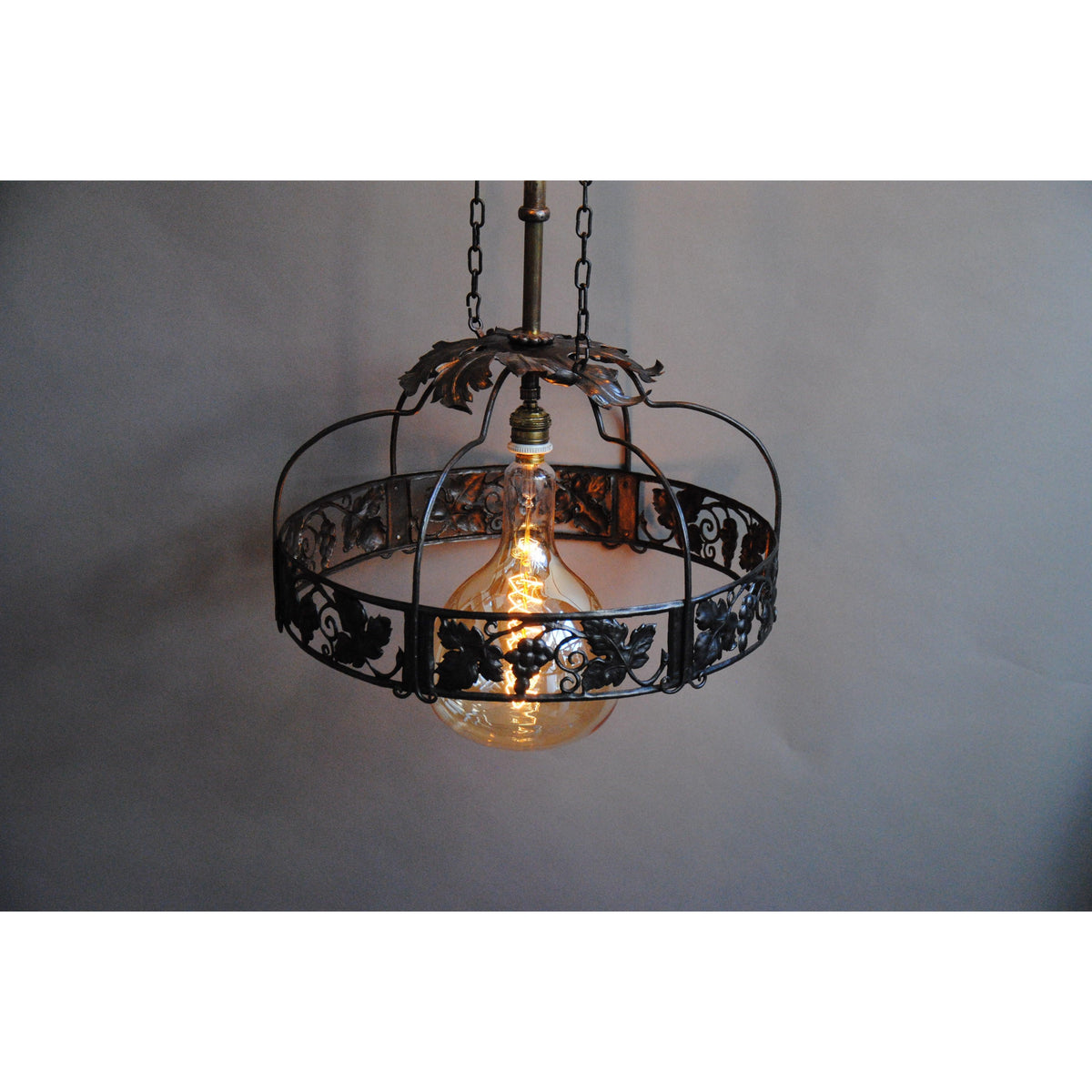 Lustre art déco monte et baisse, thème vigne. Pièce unique. - Letempsdesbelleschoses
