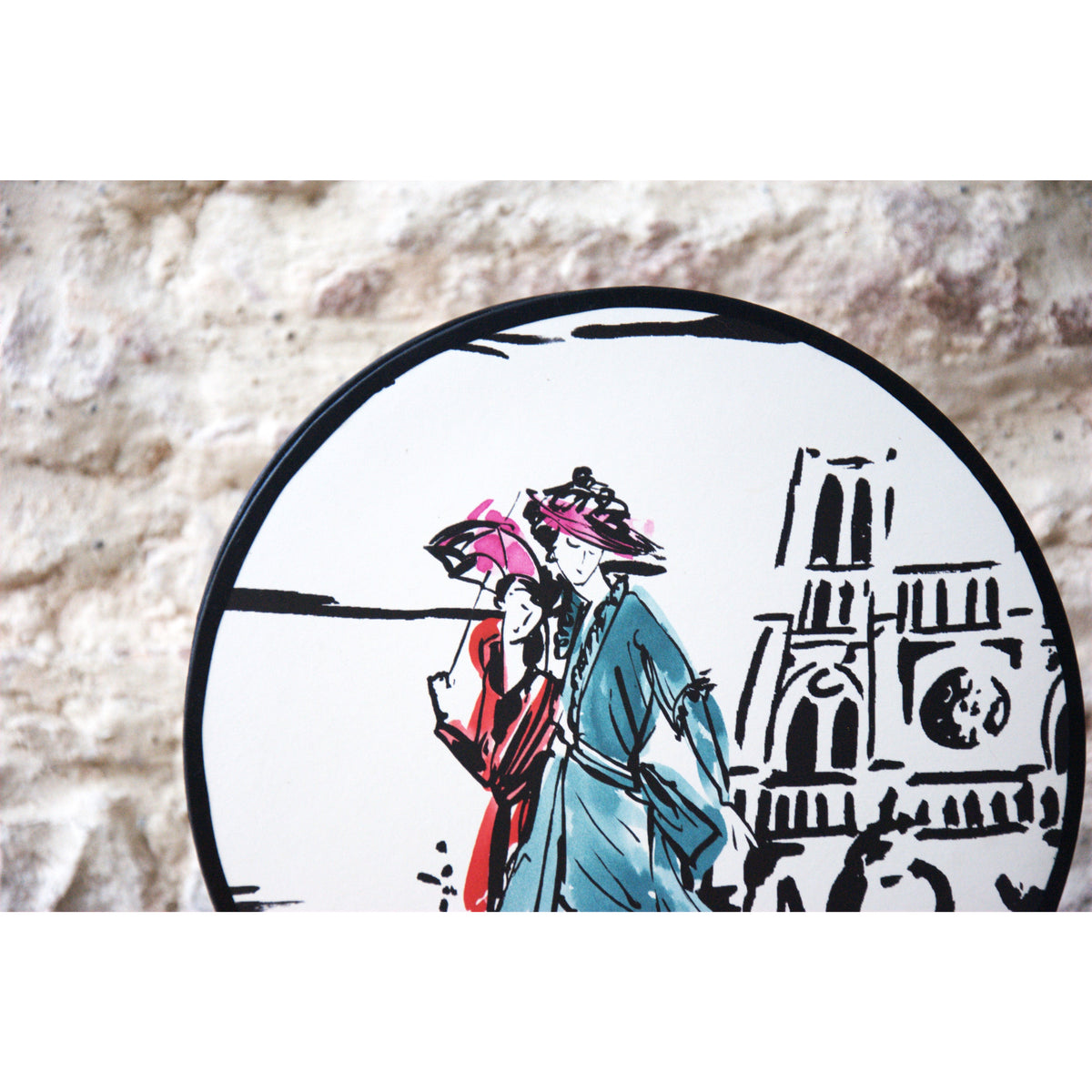 Lampe à poser sur carcasse d'abat-jour double face à pieds en cuivre, papier peint intissé de la marque Manuel Canovas