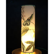 Lampe à poser abat-jour conique habillé de papier peint tropical colibri sur polyphane blanc - Letempsdesbelleschoses
