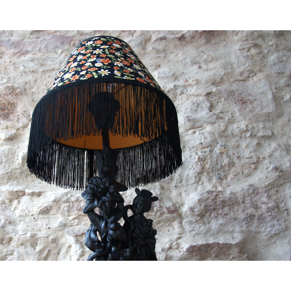 Lampe à poser Geishas noire, abat-jour doble face velours et soie . Pièce unique. - Letempsdesbelleschoses