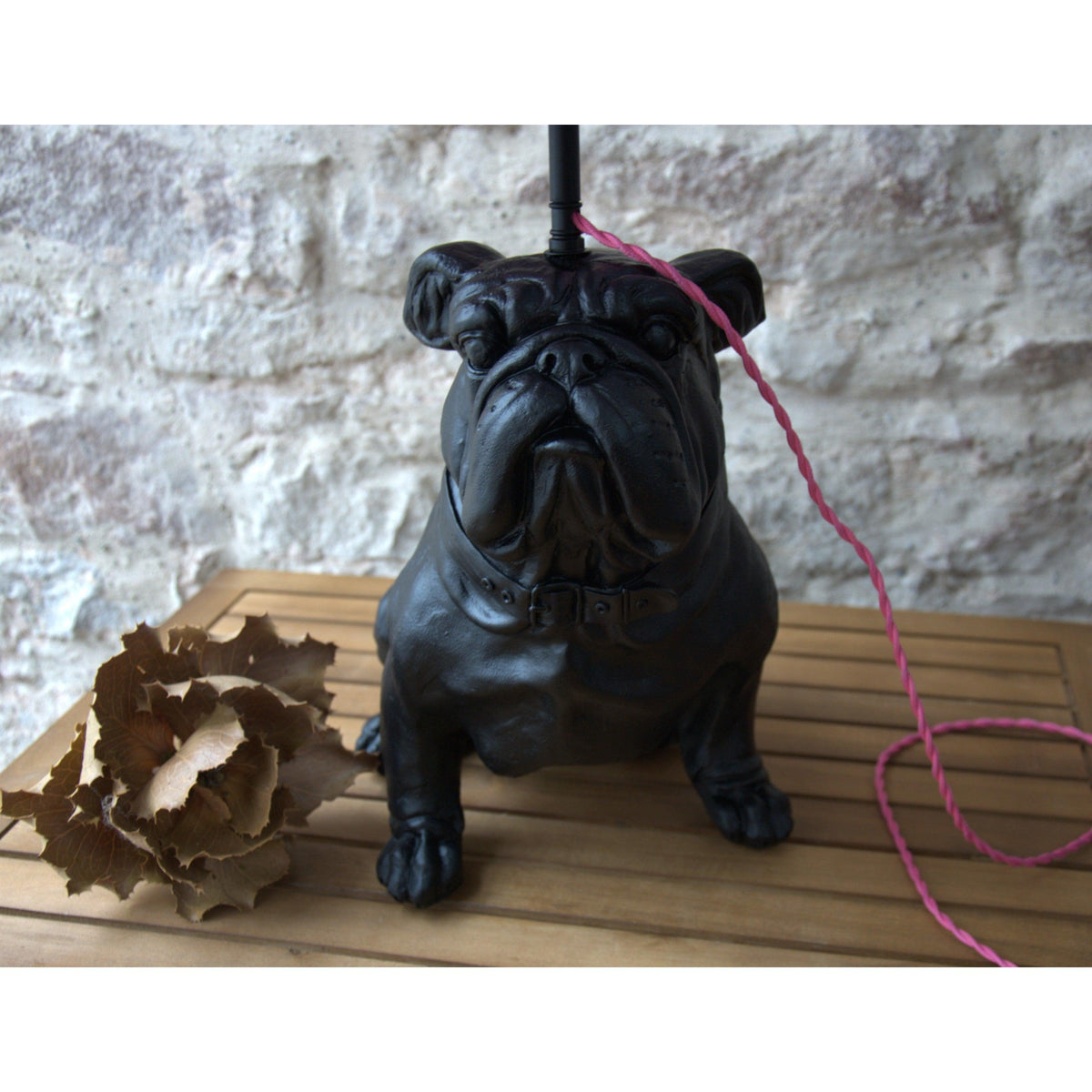 Lampe à poser Figaro, bouledogue anglais, abat-jour pagode tissu Kaffe Fassett Hellébores . - Letempsdesbelleschoses