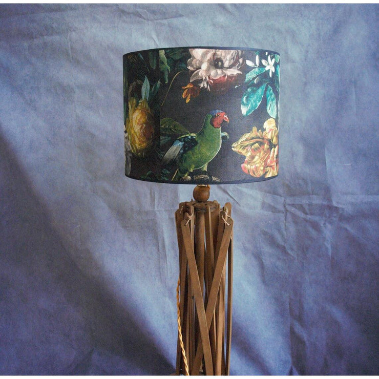 Lampe à poser dévidoir à laine en bois ancien, lampe salon originale, lampe abat-jour design. - Letempsdesbelleschoses